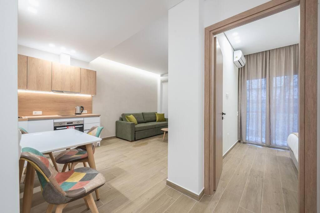 Elegant Apartment In เอเธนส์ ภายนอก รูปภาพ